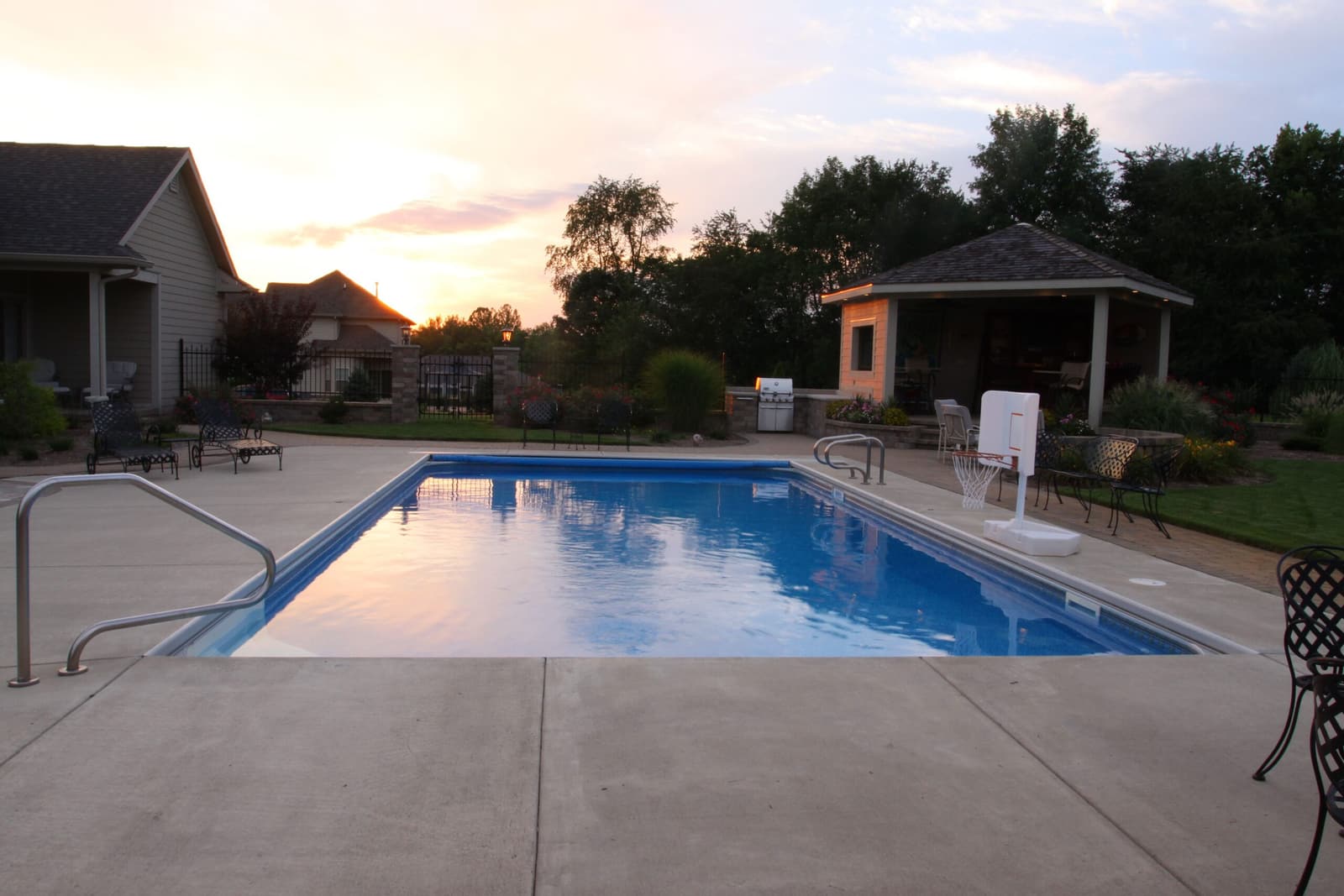 Pool Closings by Aquarius Pools & Spas